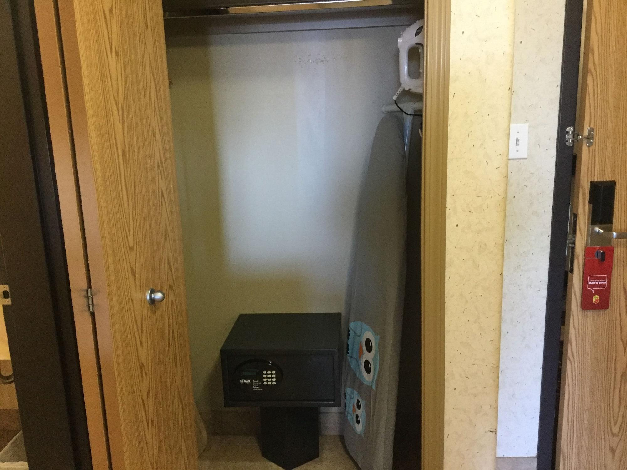Hotel Super 8 By Wyndham Grande Prairie Extérieur photo