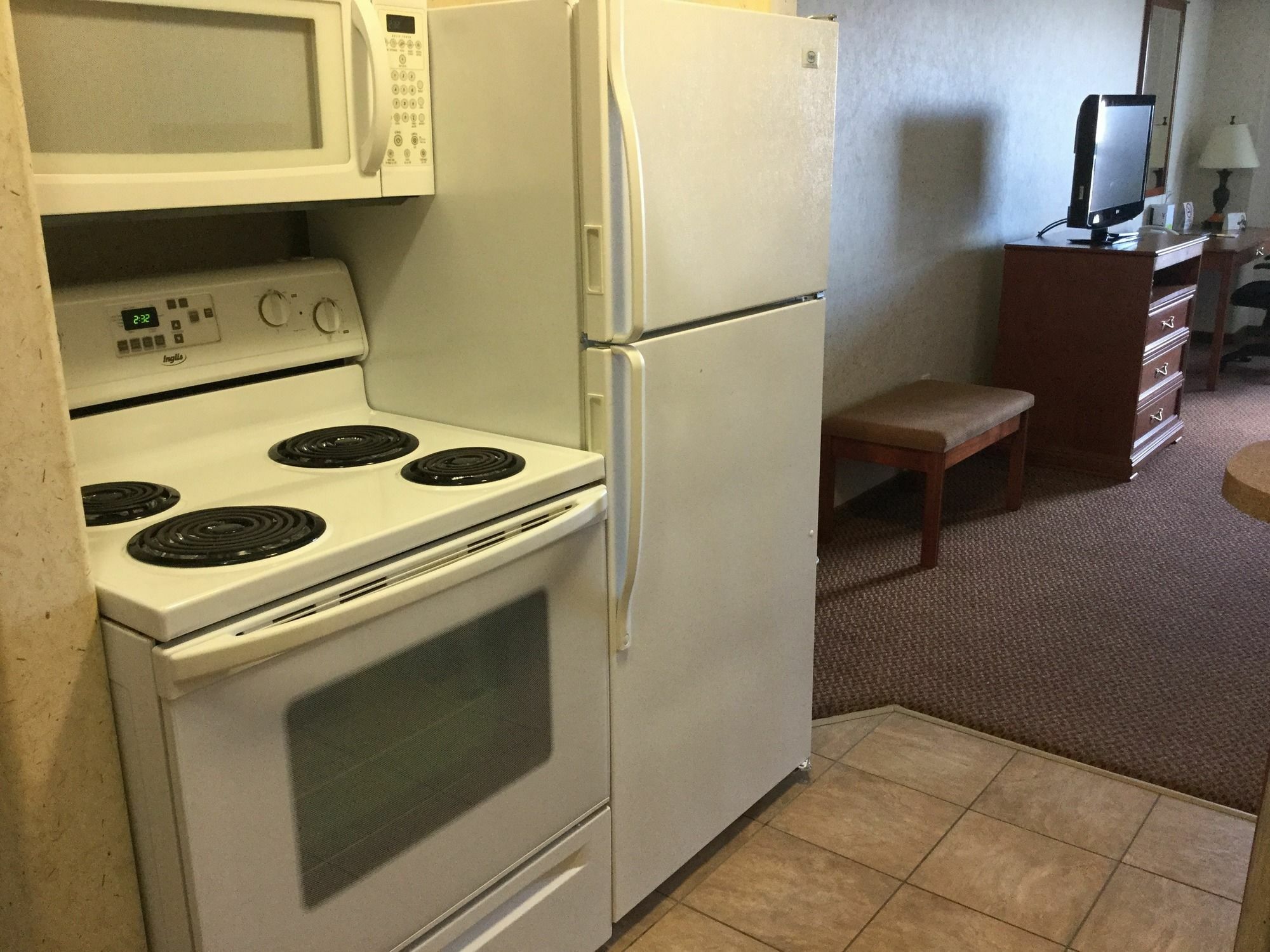 Hotel Super 8 By Wyndham Grande Prairie Extérieur photo