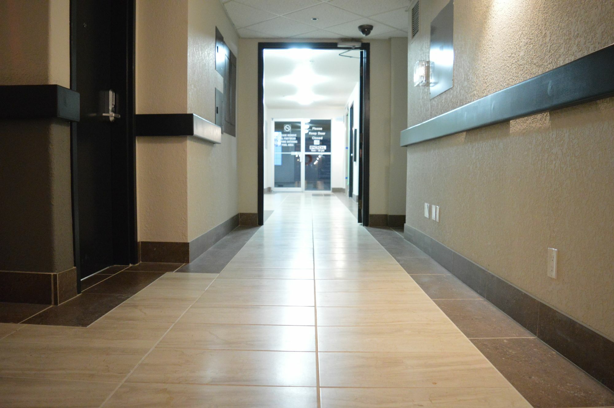 Hotel Super 8 By Wyndham Grande Prairie Extérieur photo