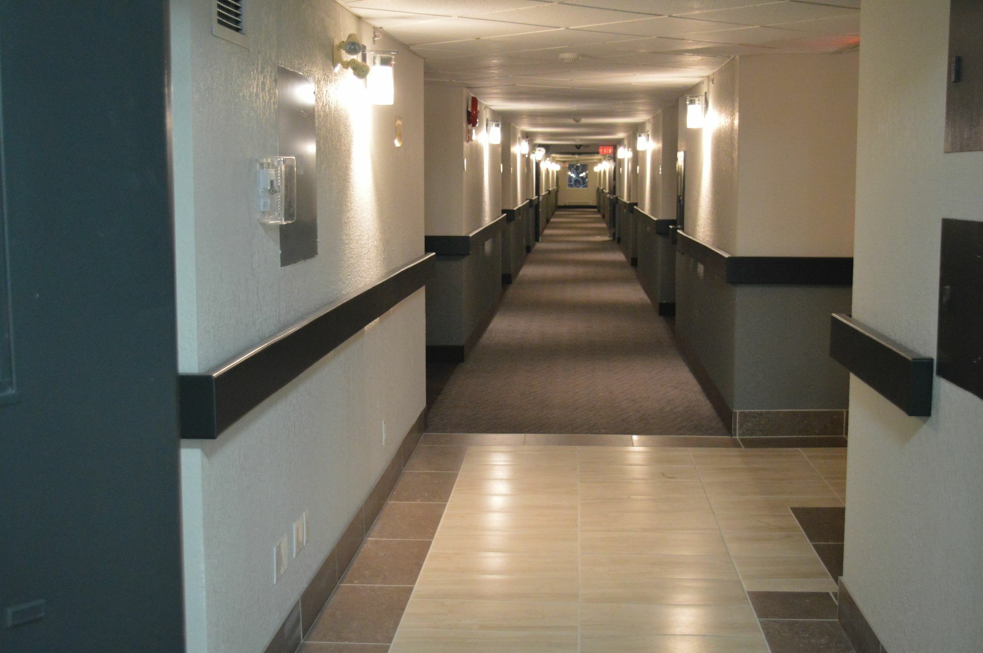 Hotel Super 8 By Wyndham Grande Prairie Extérieur photo